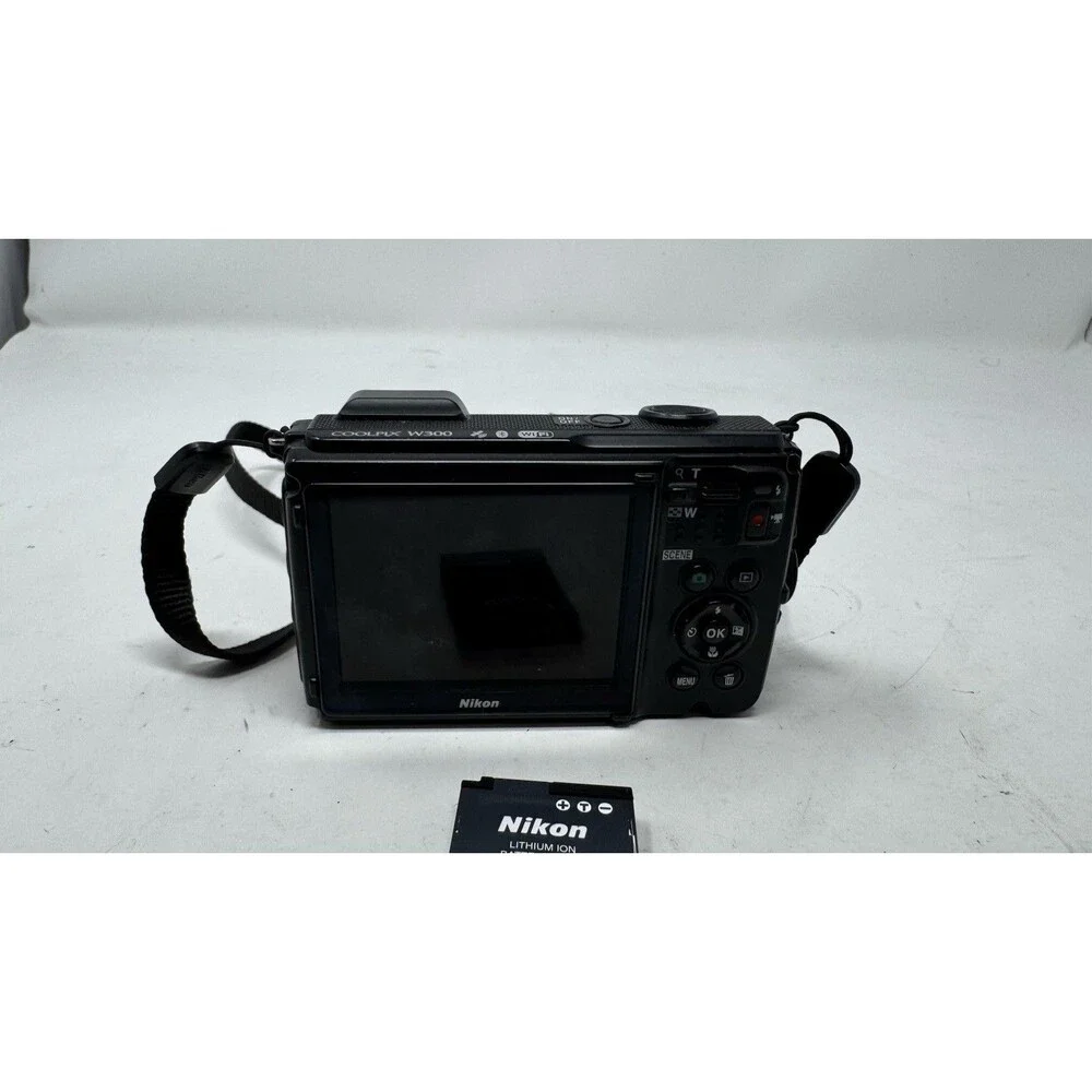 Nikon COOLPIX W300 16MP Compact Digital Camera Orange For parts-Doesnt Power on